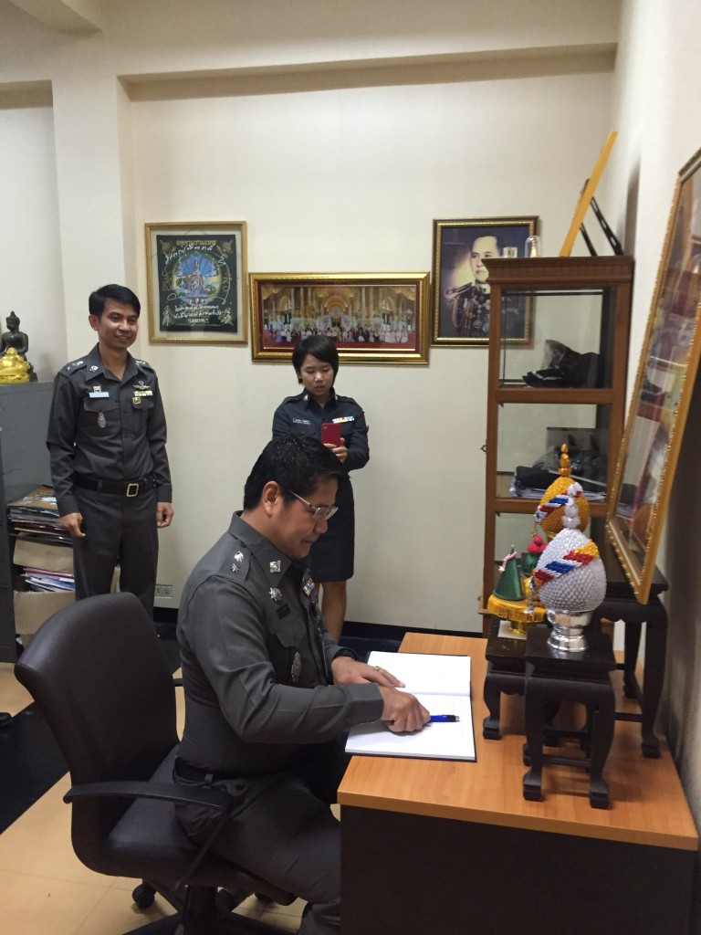 ลงนามถวายพระพร_3082