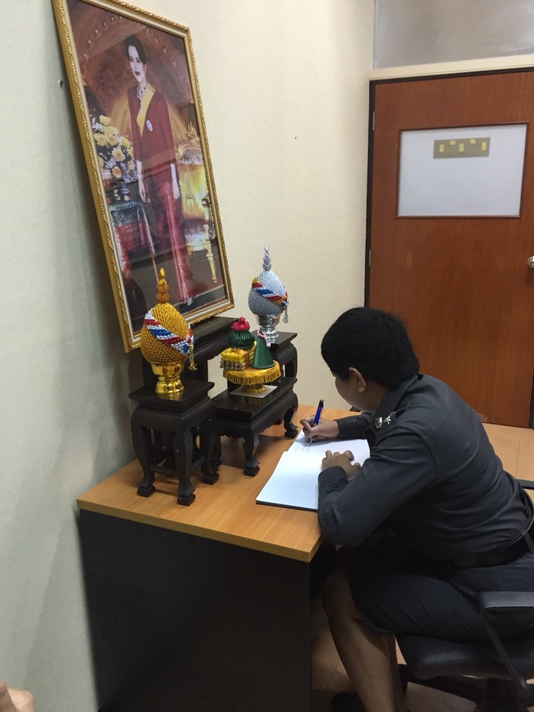 ลงนามถวายพระพร_3295