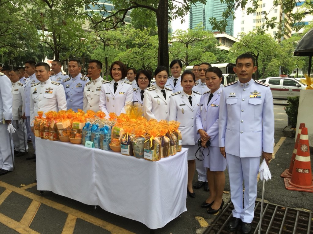 กิจกรรมตักบาตรวันแม่_180814_0025